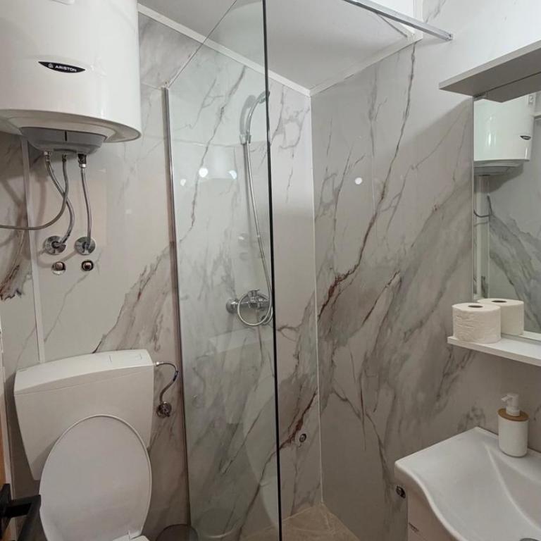 Hostel Izvor - Economy Trokrevetna Soba - 29