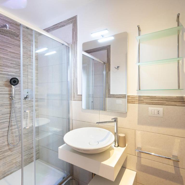 Cozy Family Apartment Salerno Port - Appartamento con 1 Camera da Letto - 24