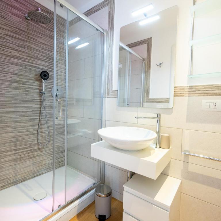 Cozy Family Apartment Salerno Port - Appartamento con 1 Camera da Letto - 25