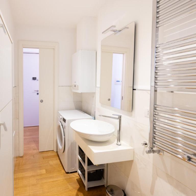 Cozy Family Apartment Salerno Port - Appartamento con 1 Camera da Letto - 30