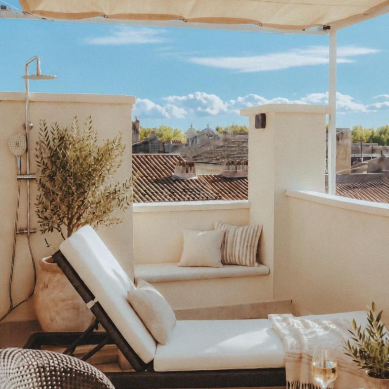 Penthouse with rooftop terrace - Uzès Place aux Herbes - Appartement 2 Chambres - 8