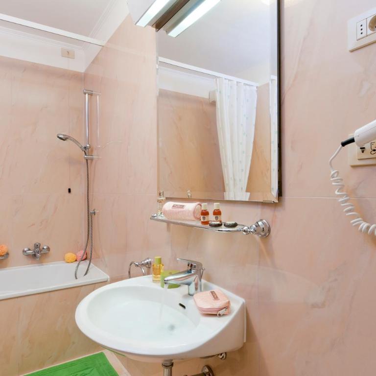 Residence Carl&Do - Appartamento Economy con 3 Camere da Letto - 4