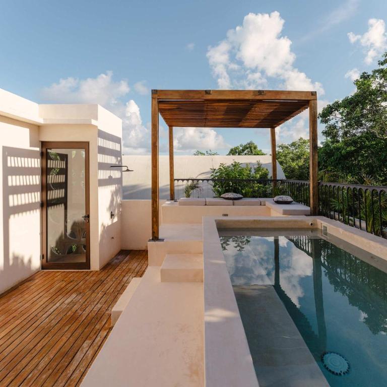 Shanti Villa - 4BR Luxury Stay with 2 Private Pools - Villa - 5