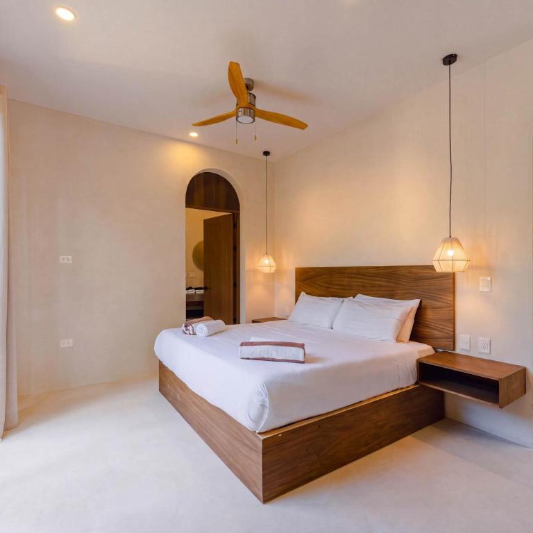 Shanti Villa - 4BR Tropical Retreat with Rooftop Pool - Villa - 6