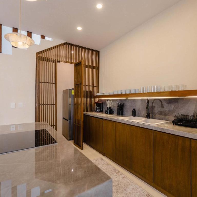Shanti Villa - 4BR Tropical Retreat with Rooftop Pool - Villa - 16