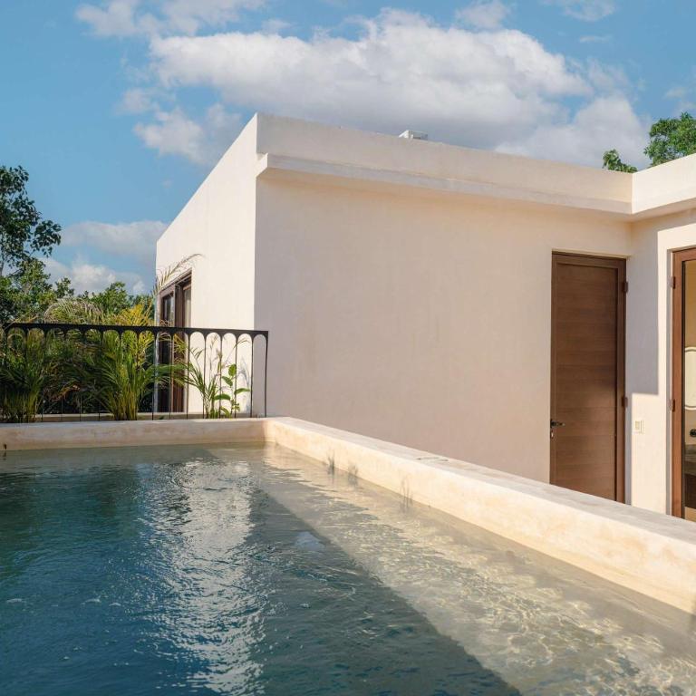 Shanti Villa - 4BR Tropical Retreat with Rooftop Pool - Villa - 55