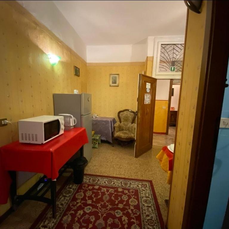 Fiabe Venice Rooms - Camera Singola Standard con Bagno in Comune - 3