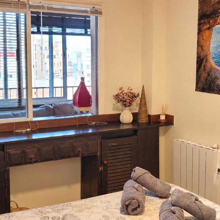 Ático centrico, 50m del mar, vista al mar y Peñon, gran terraza, parking, bicycle-friendly - Penthouse Apartment - 24