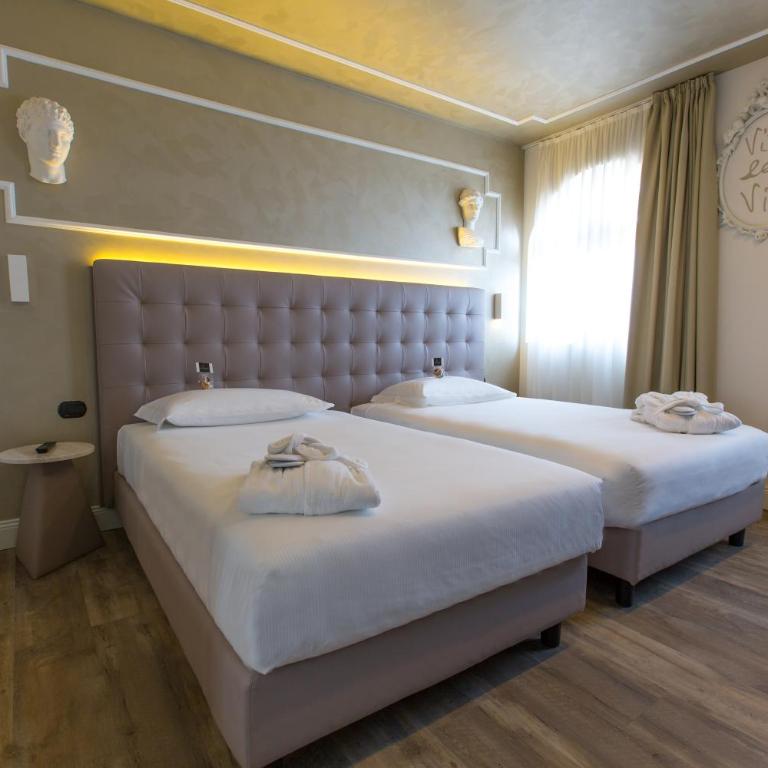Hotel Al Campanile - Luxury Suites & Apartments - Grande Suite con Vista Lago - 3