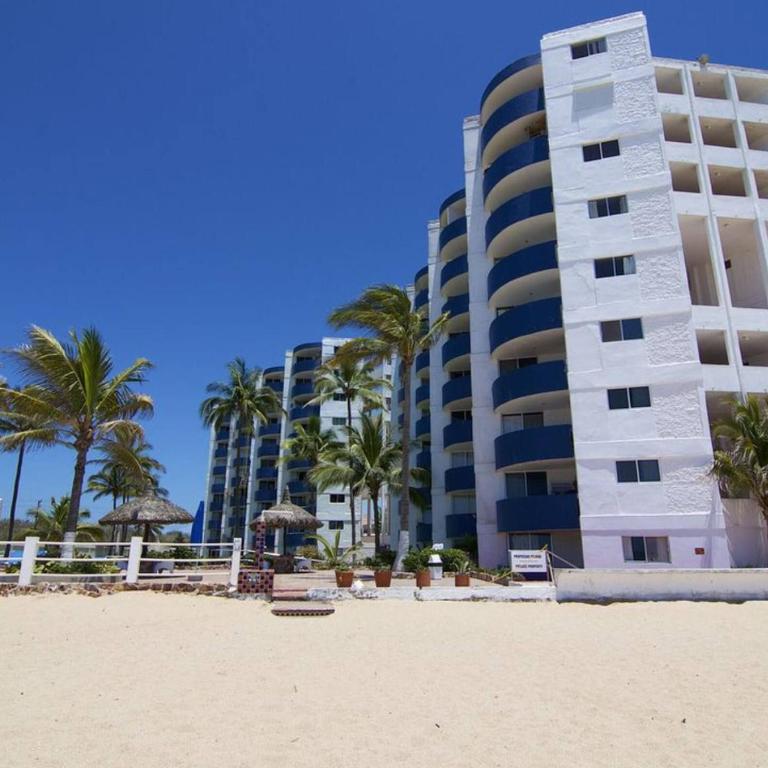 Sunset Deck Beachfront condo at La Marina Tennis - Casa - 27