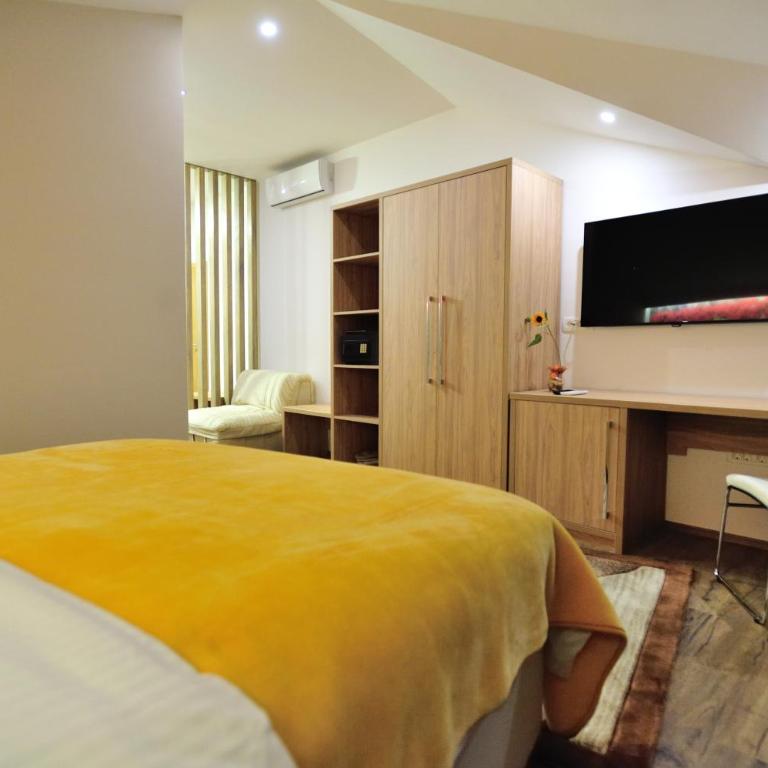 Villa Cardak - Deluxe Suite with River View - 3