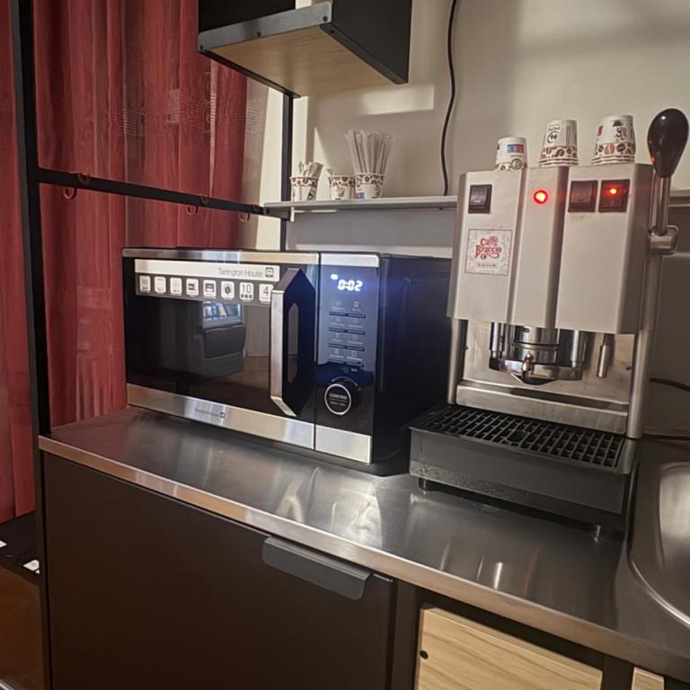 Eva Suites - Camera Tripla con Bagno Privato - 19