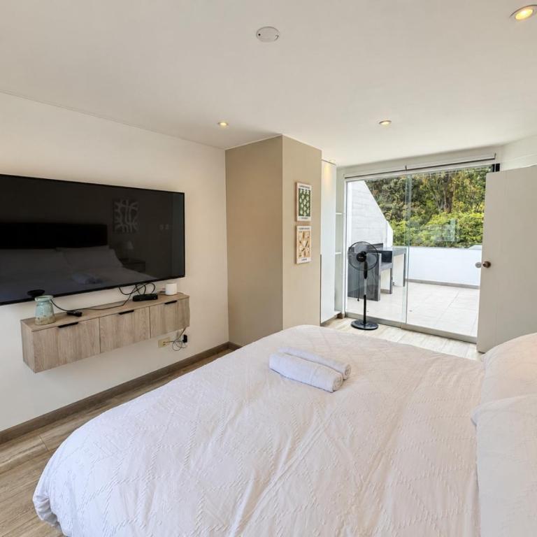 Stylish Duplex with Terrace & Park Views - Casa - 6