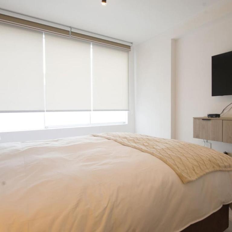Stylish Duplex with Terrace & Park Views - Casa - 10