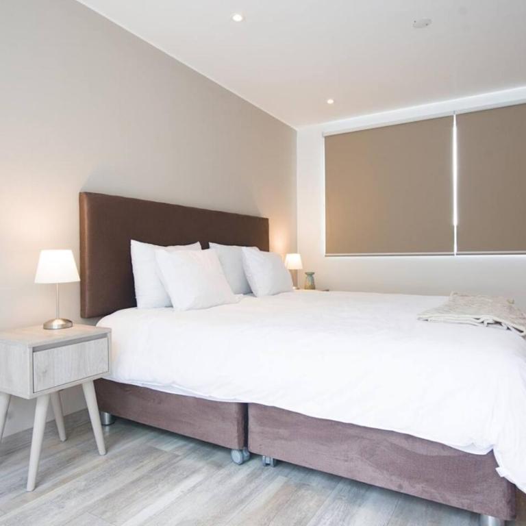 Stylish Duplex with Terrace & Park Views - Casa - 15