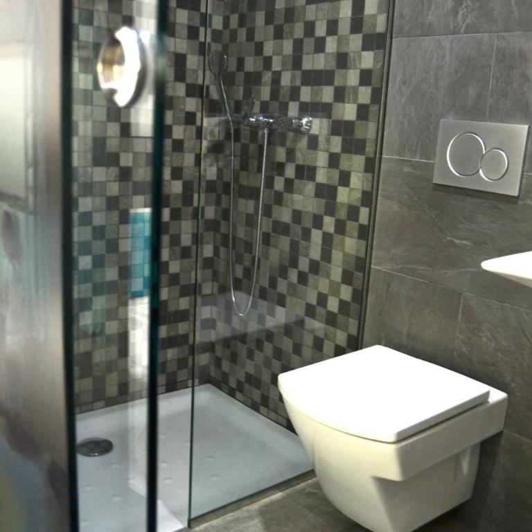 Bed&Breakfast 10 GIRONA - Habitación Individual con baño privado - 12