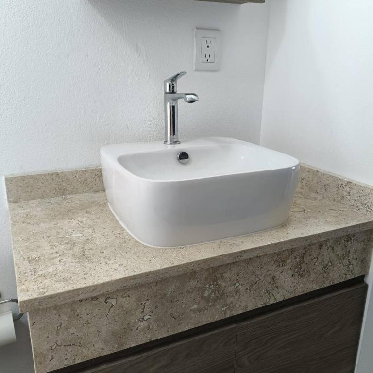 Departamento en Acapulco Con Alberca y Club de Playa Planta Baja - Three-Bedroom Apartment - 6