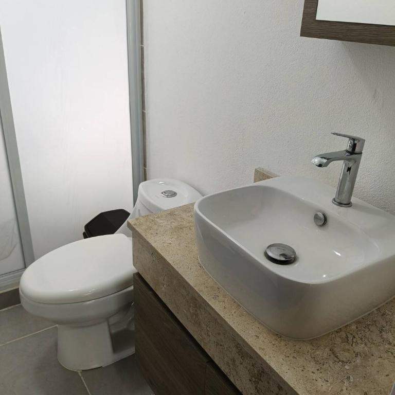 Departamento en Acapulco Con Alberca y Club de Playa Planta Baja - Three-Bedroom Apartment - 10