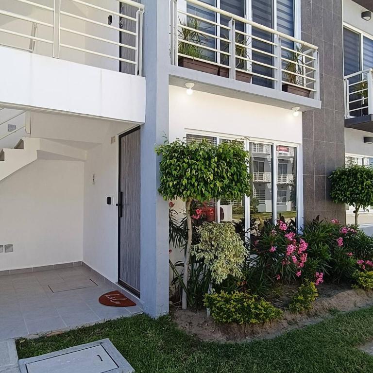 Departamento en Acapulco Con Alberca y Club de Playa Planta Baja - Three-Bedroom Apartment - 15