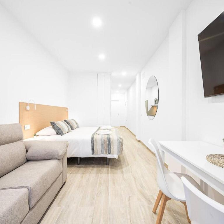 Modern Las Palmas Apartment Near Las Canteras Beach - One-Bedroom Vacation Home - 2