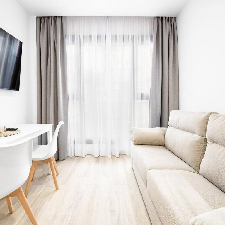 Modern Las Palmas Apartment Near Las Canteras Beach - One-Bedroom Vacation Home - 10