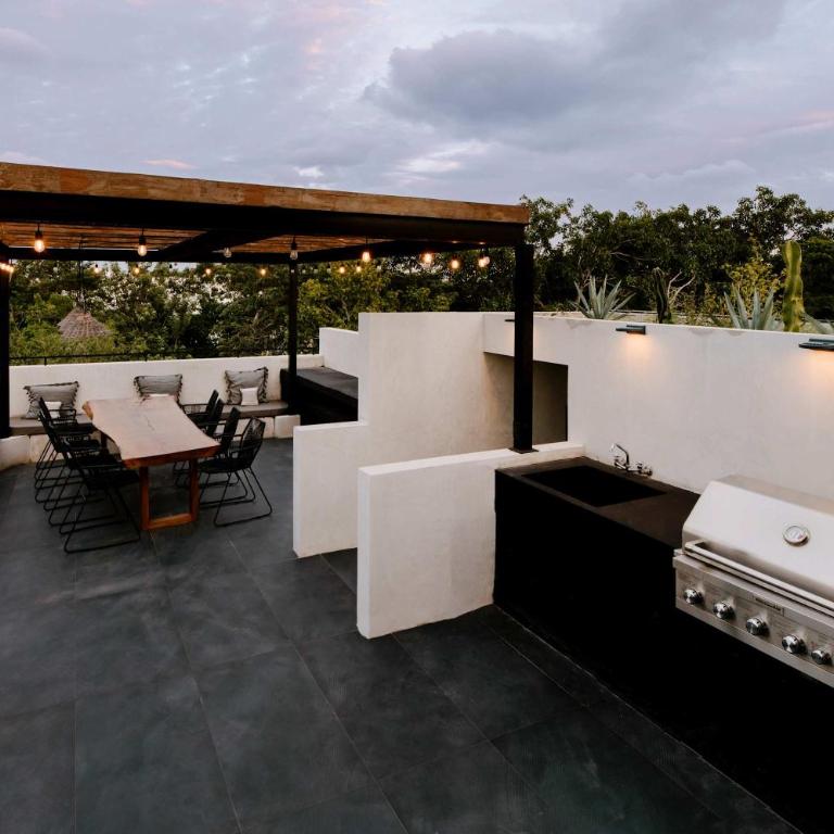 Villa CDR & Aviv Private village for 34 2 villas 14BR 4 pools - Villa - 50