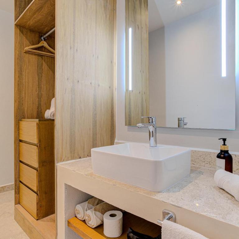Lalola DownTown Boutique Apartments - Apartamento Estudio con balcón - 16