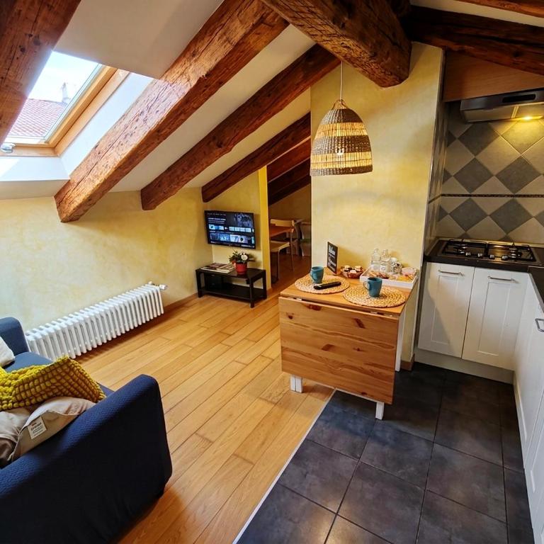 Mansarda Puecher - Appartamento con 2 Camere da Letto - 9