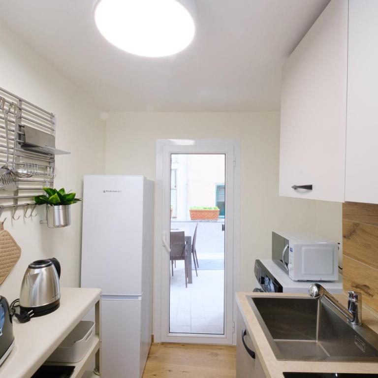 Giganti 38 Your home in the heart of Naples - Appartamento con 2 Camere da Letto - 11