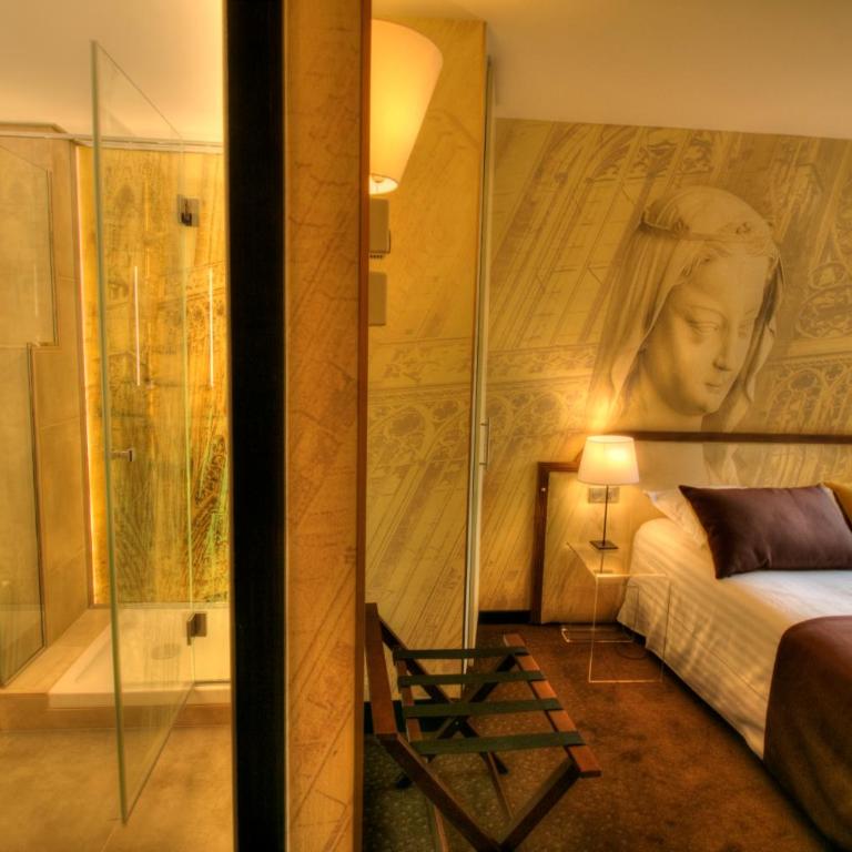 Hotel Cathédrale - Chambre Double avec Vue sur la Cathédrale - 12