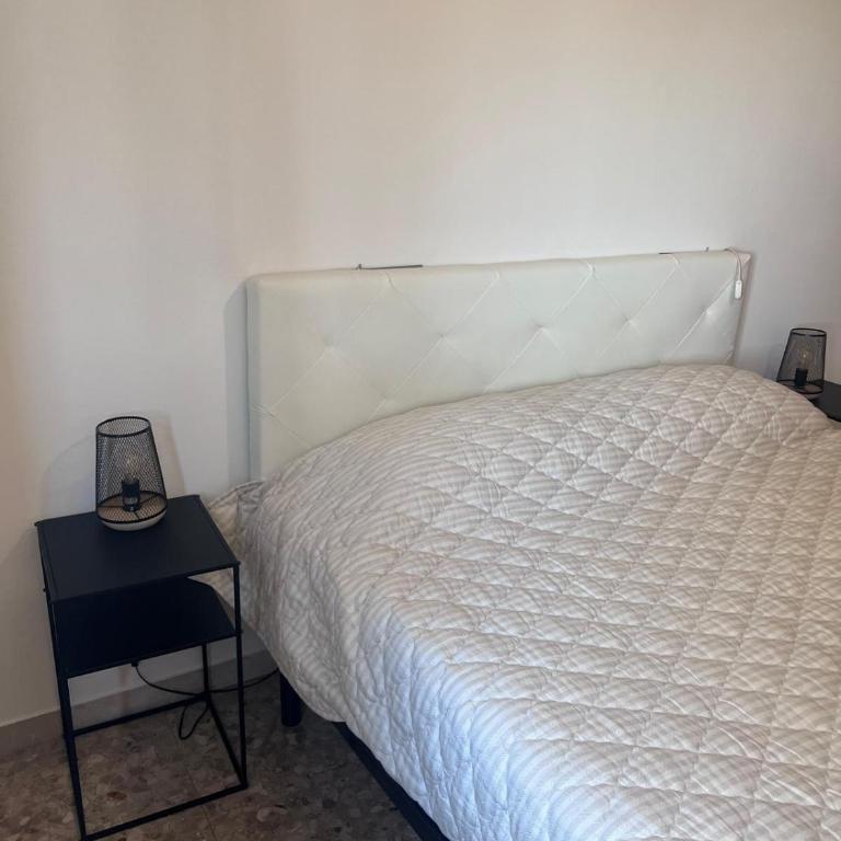 Verona Center - Arena 9 min, Station 8 min - Wifi - Apartment mit 2 Schlafzimmern und Balkon - 10