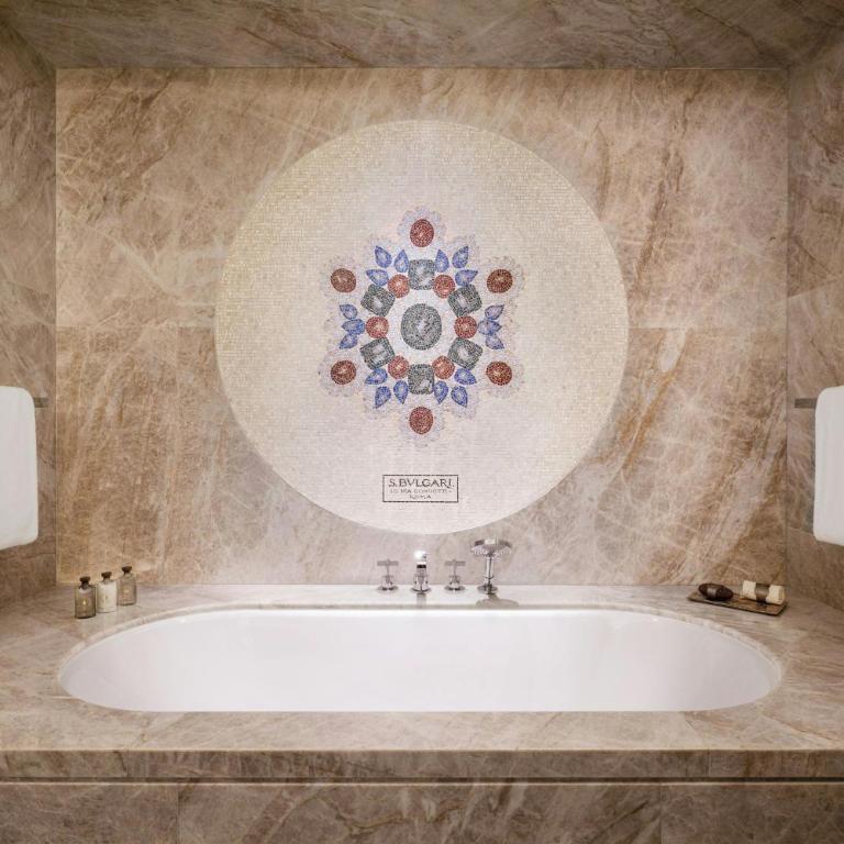 Bvlgari Hotel Roma - Habitación Premium con cama extragrande y vistas a la ciudad - 4