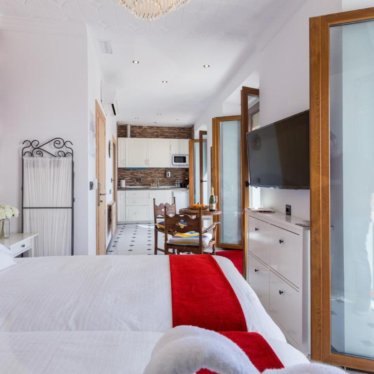 Salamandra Plaza - Double Room with Sea View - 2