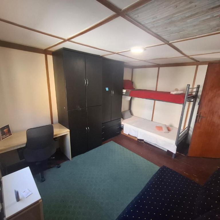 Ogy's House - Economy Trokrevetna Soba sa Zajedničkim Kupatilom - 1
