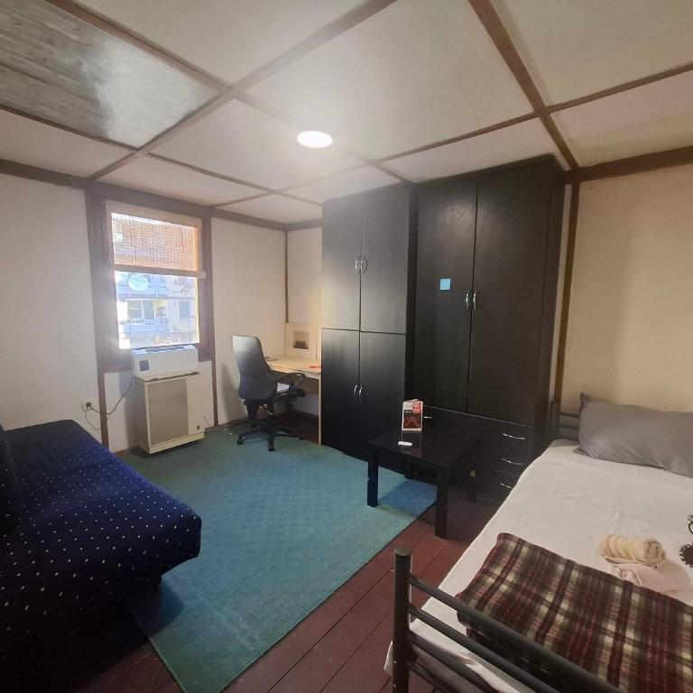 Ogy's House - Economy Trokrevetna Soba sa Zajedničkim Kupatilom - 2