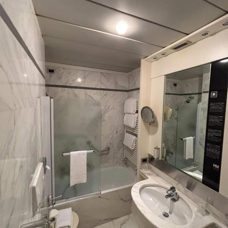 Sure Hotel by Best Western Milano - Camera Standard con 1 Letto Singolo Queen Size - Non Fumatori - 4