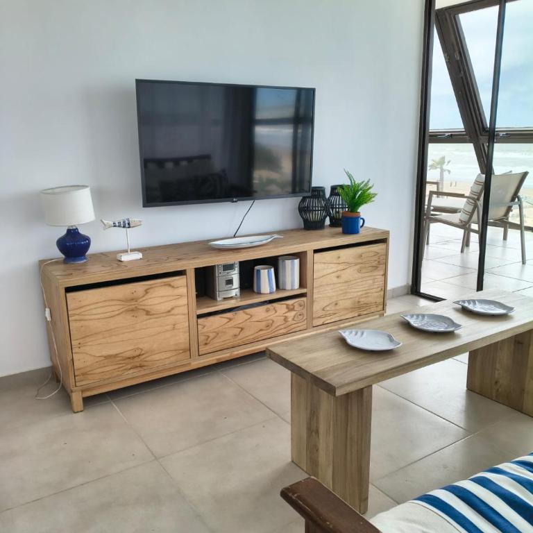 Oceanfront apartment - Three-Bedroom Apartment - 4