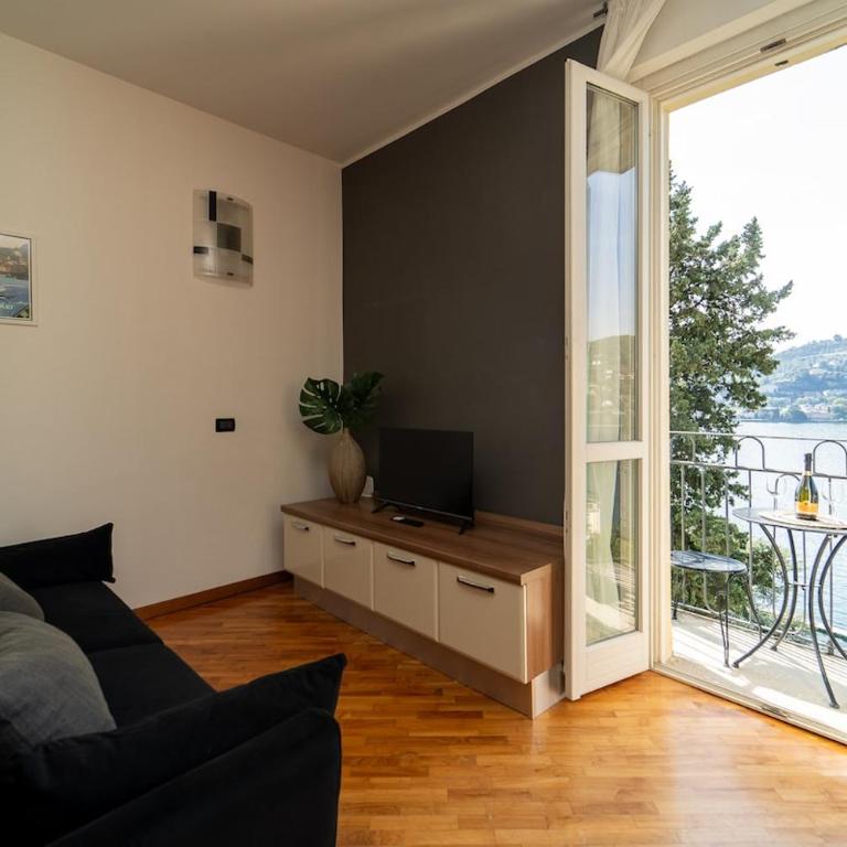 Dolce Vita cozy Apartament lakefront with a view - Apartment mit 2 Schlafzimmern - 1