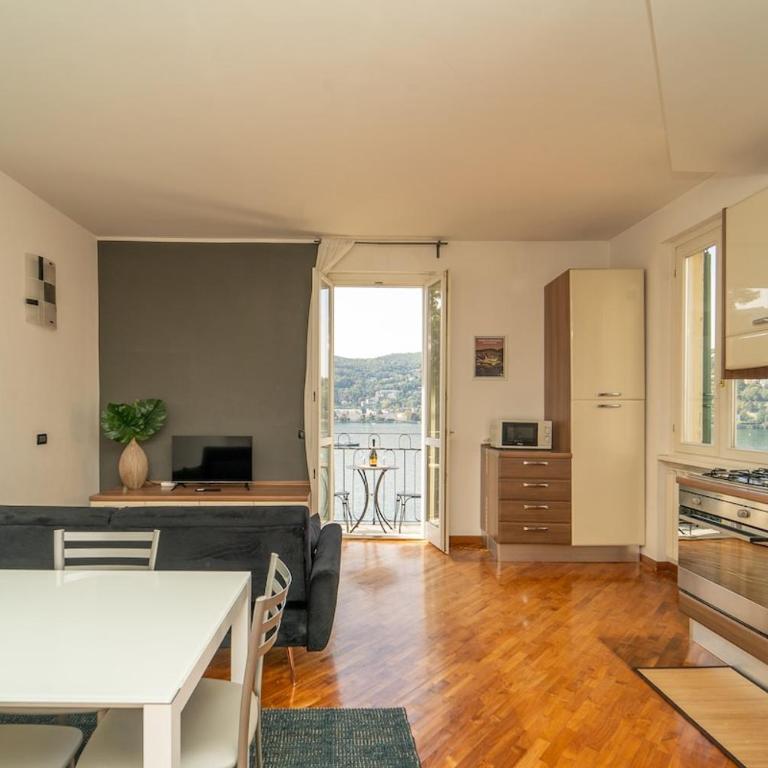 Dolce Vita cozy Apartament lakefront with a view - Apartment mit 2 Schlafzimmern - 3