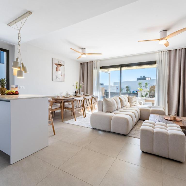 Luxury 4Bed Villa in Mijas, Sea View, Pool - Ferienhaus mit 4 Zimmern - 4