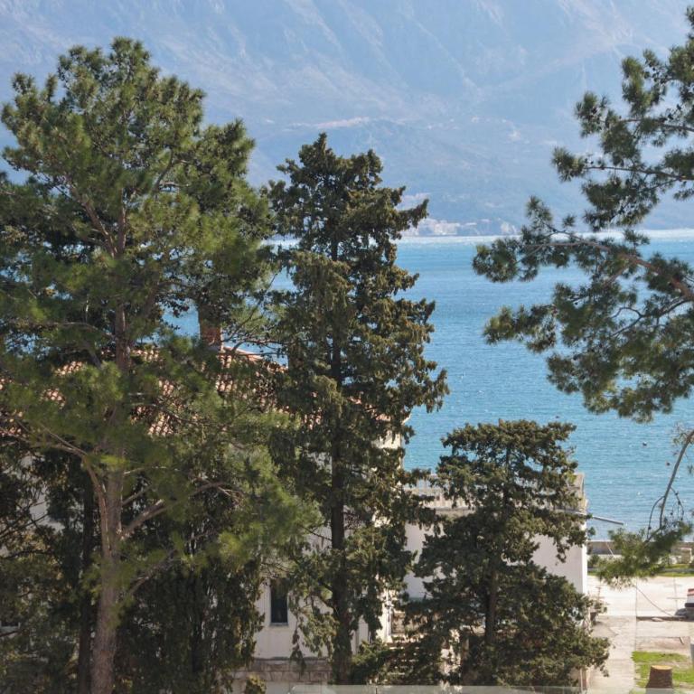 Hotel Oaza - Standardna Trokrevetna Soba sa Pogledom na More - 1