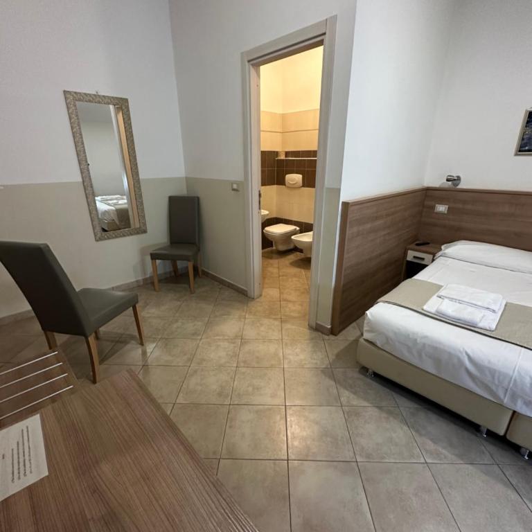 Hotel Montecarlo - Camera Matrimoniale Economy - 3