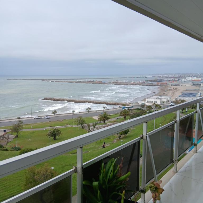 Excepcional Parque y Playa Grande - Apartamento de 2 dormitorios - 16