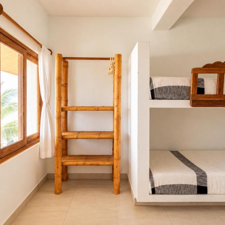 Mancora Beach Hotel - Family Room with Sea View - 3