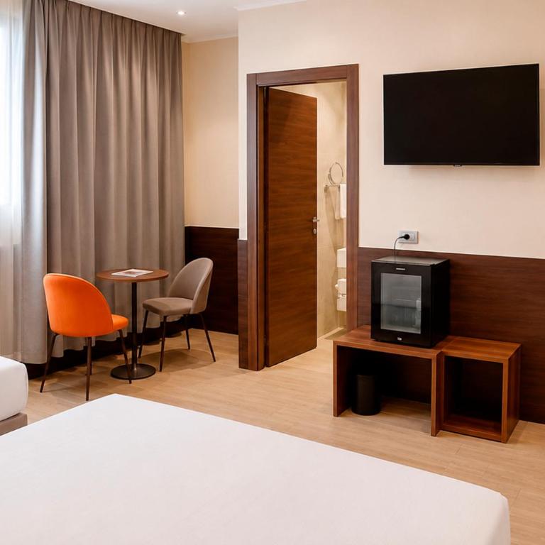 Lh HOTELS - Camera Familiare - 4