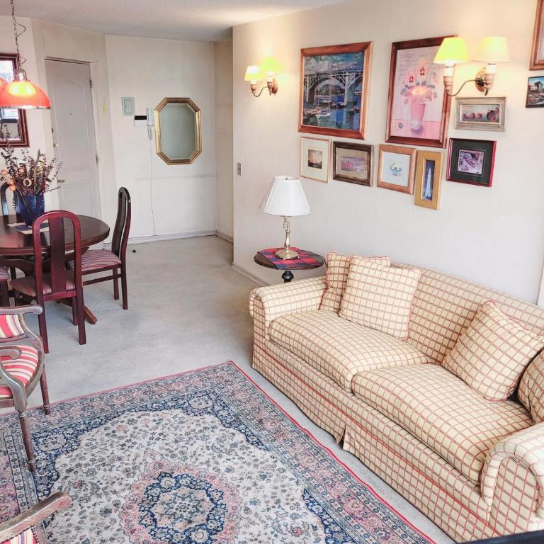 En el corazon de Santiago, 2 cuadras de La Moneda - Two-Bedroom Apartment - 1