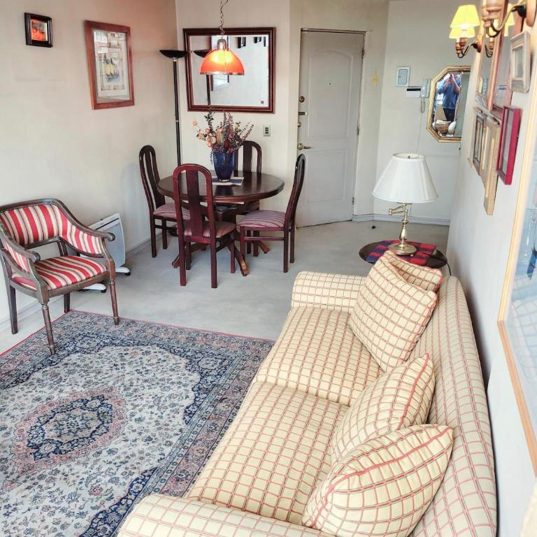En el corazon de Santiago, 2 cuadras de La Moneda - Two-Bedroom Apartment - 2