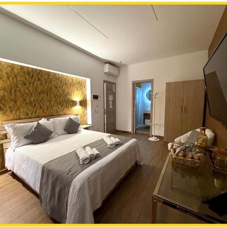 Yoyo House Luxury Napoli - Camera Tripla Deluxe con Vista Mare - 23