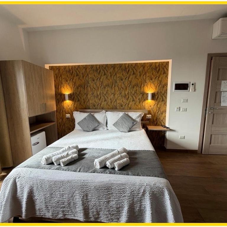 Yoyo House Luxury Napoli - Camera Tripla Deluxe con Vista Mare - 24