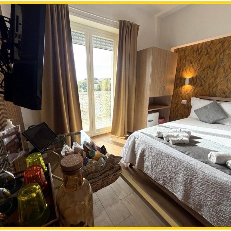 Yoyo House Luxury Napoli - Camera Tripla Deluxe con Vista Mare - 25
